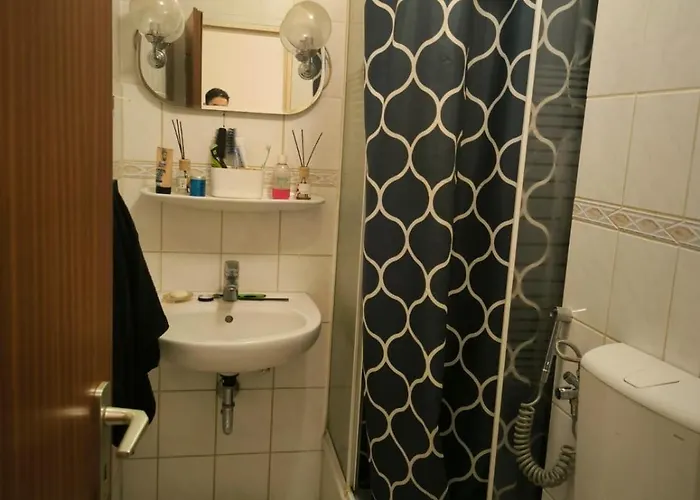 Lejlighed 1 Mit Kueche Und Bad In Brackel *